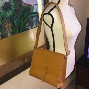 BECA LEATHER BAG